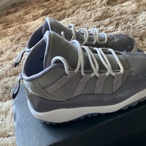 Cool grays 7C retro Jordans